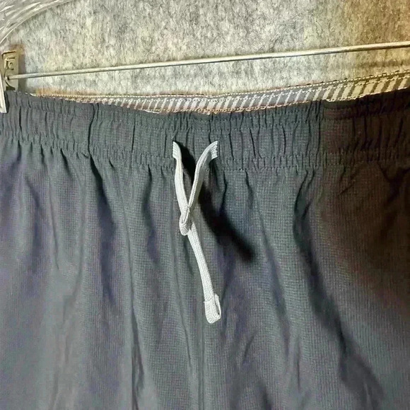 NWT Endeavor Men’s Shorts - XL - Picture 4 of 6